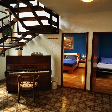 Lana Rustic Villa Pula