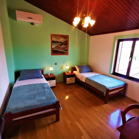 Lana Rustic Villa *